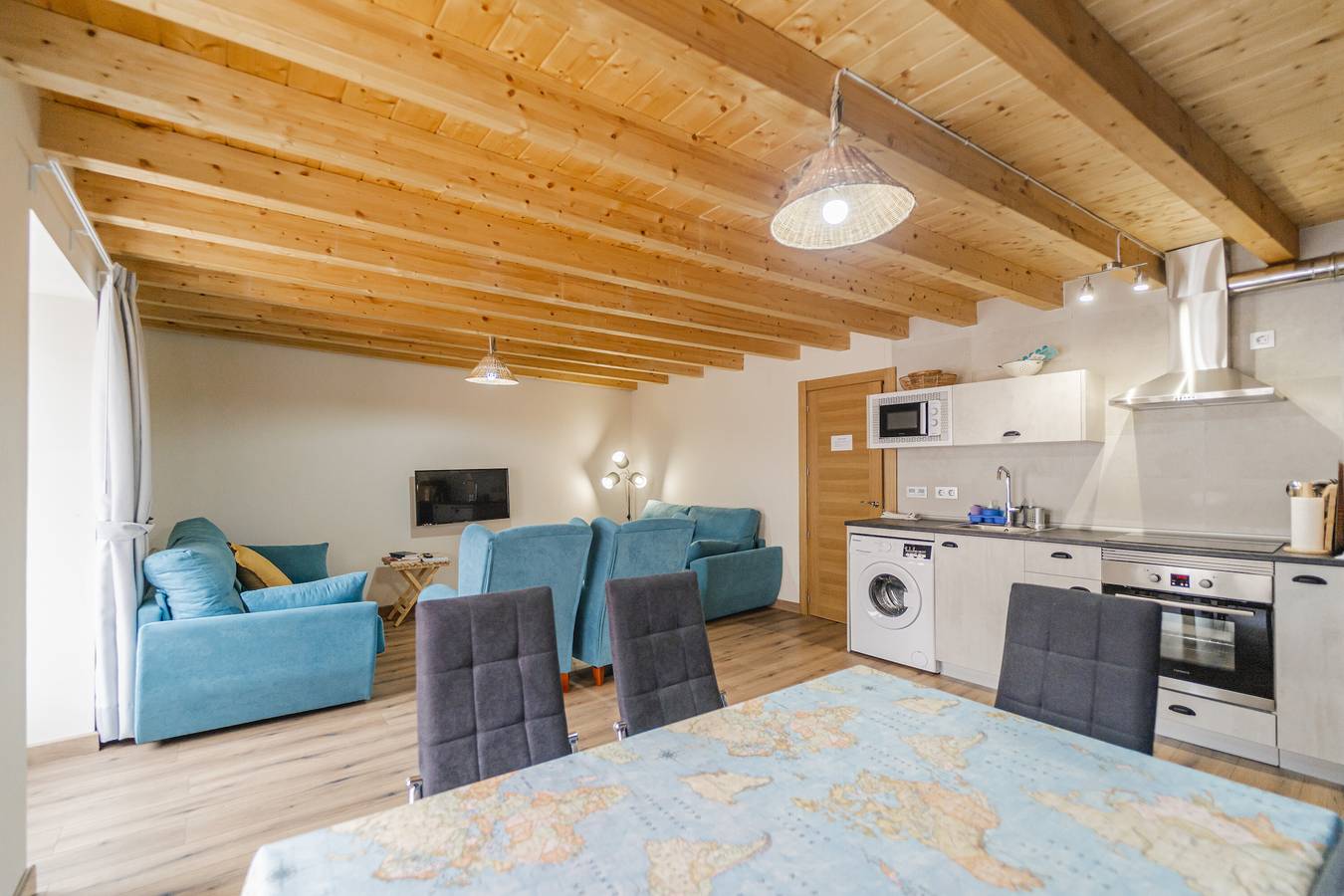 Entire apartment, Apartment 'Agua' with Shared Garden, Balcony and Wi-Fi in Ribera del Duero, San Martín de Rubiales