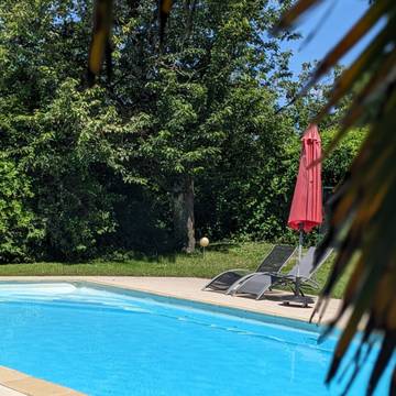 Gîte pour 2 personnes, avec terrasse et jardin ainsi que piscine et jacuzzi dans Centre-Val de Loire