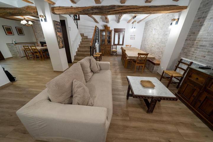 Casa rural para 17 personas, con jardín y piscina en Provincia de Teruel - 2