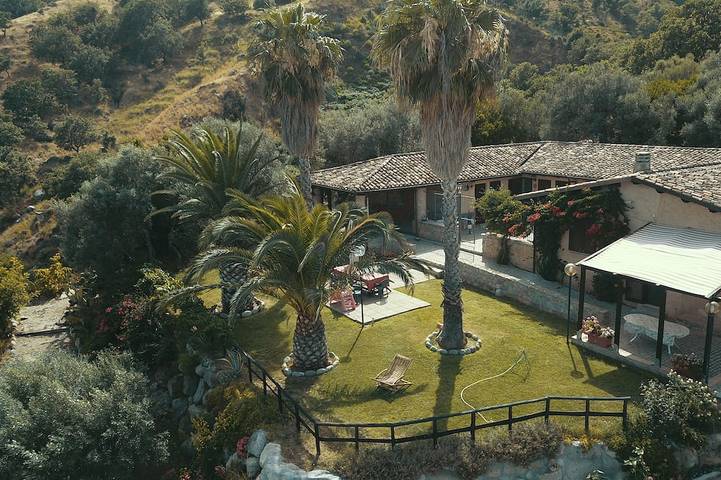 Ferienhaus für 4 Personen, mit Balkon und Garten sowie Pool in Santa Caterina dello Ionio