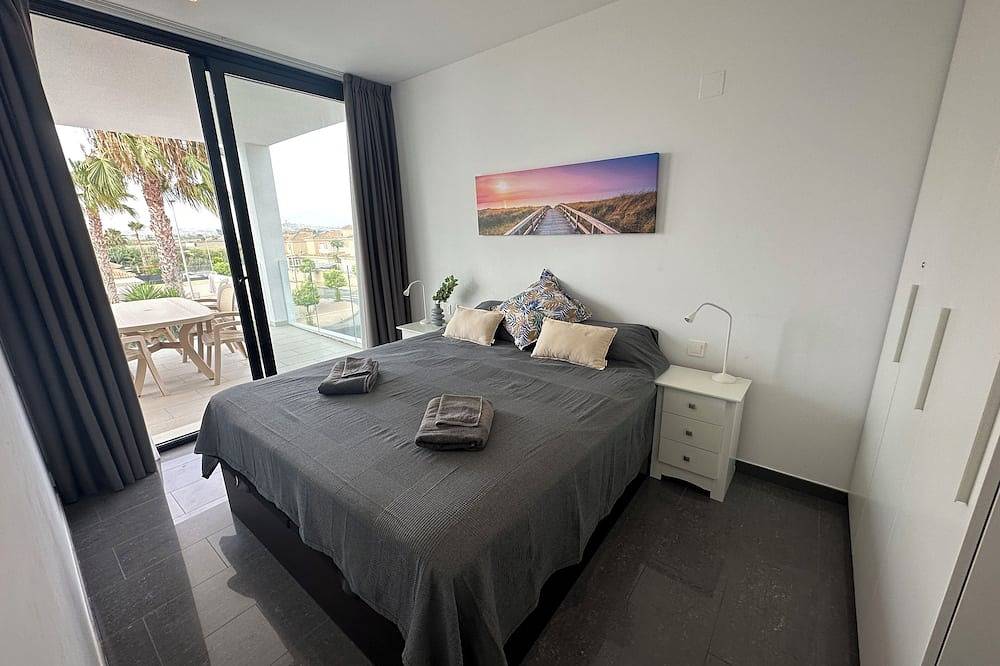 Luxuary Villa with large outdoor area and swimming pool and children's play area in San Fulgencio, Costa Blanca