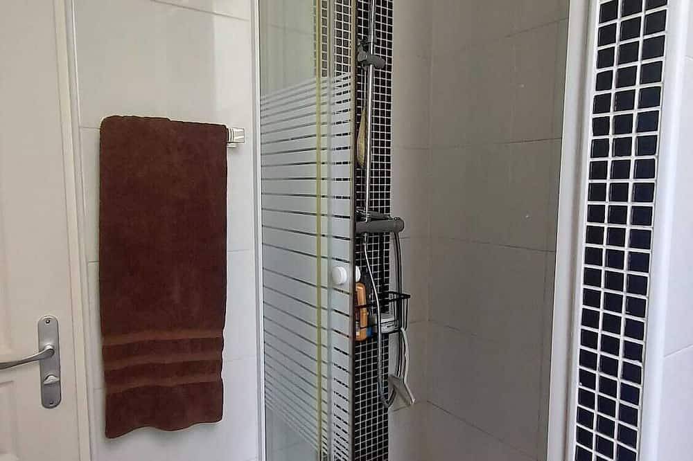 Entire apartment, Fully-equipped furnished studio - Malakoff, ideal for training/professional assignment, 3 weeks min. in Malakoff, Hauts-de-Seine