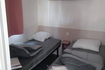 Camping pour 2 Personnes dans Saint-Julien-en-Born, Région de Dax, Photo 2