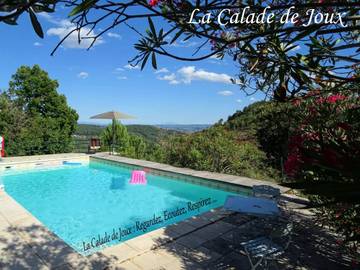 Location de vacances pour 7 personnes, avec piscine et jardin à Chassiers