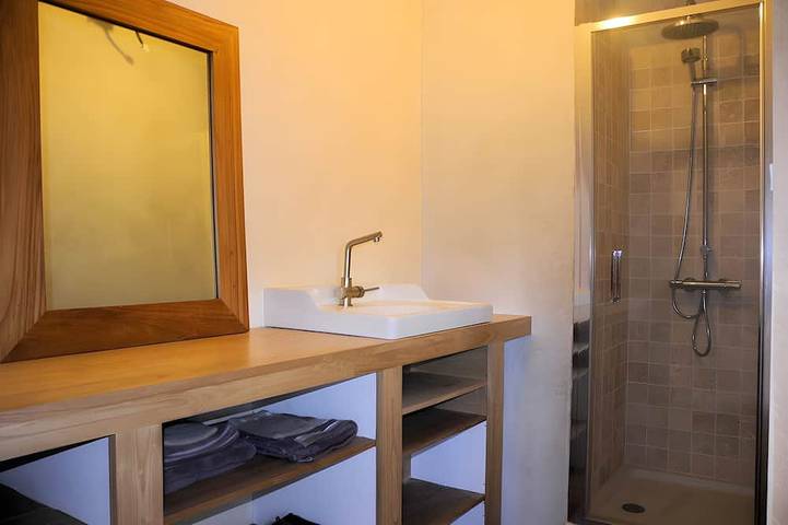 Location de vacances pour 2 personnes, avec jardin à Plouédern - 4