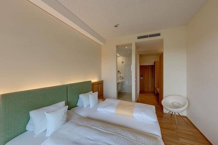 Ferienhaus für 2 Personen, mit Balkon und Pool sowie Garten und Sauna - 1