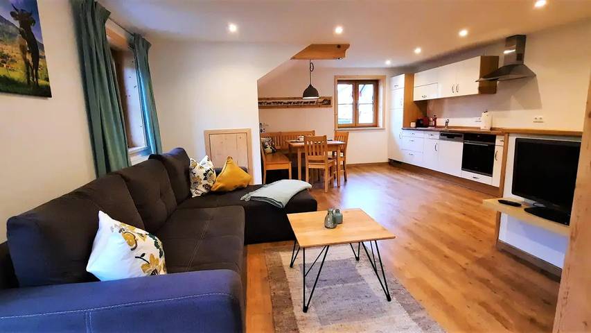 Ferienwohnung für 5 Personen, mit Balkon und Garten in Thalkirchdorf