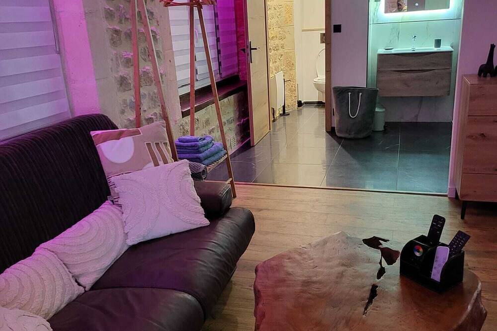 Apartamento entero, Romantique Room in Charleville-Mézières, Ardenas