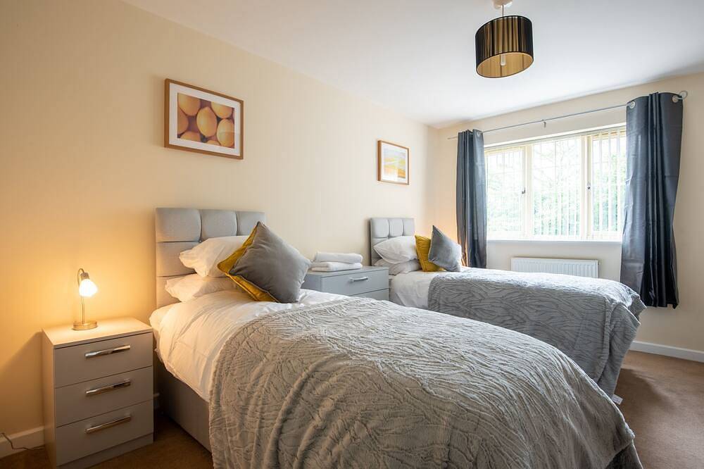 Entire apartment, Apartment 4 - Ground, 1 Bed, Sofa Bed, Sleeps 3 in Worksop, Nottinghamshire