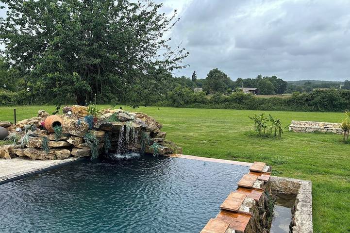 Location de vacances pour 16 personnes, avec Balcon et Jardin à Roquebrune