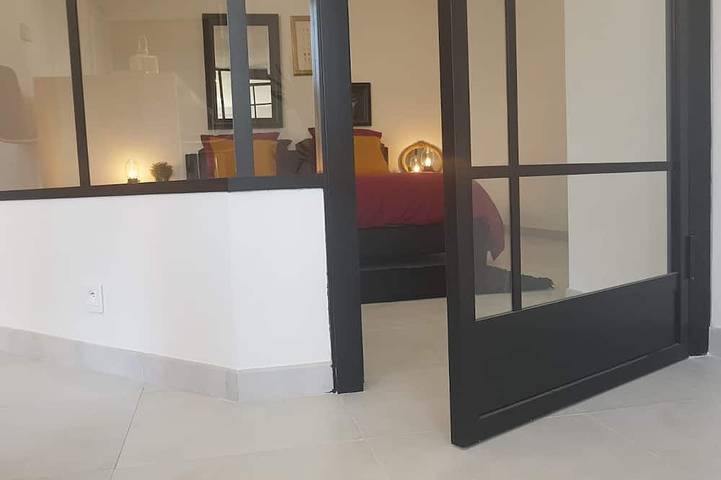 Gîte pour 4 personnes, avec terrasse ainsi que jardin et jacuzzi dans Bagnot - 3