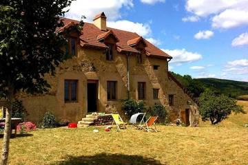 Gîte pour 11 personnes, avec jardin, animaux acceptés à La Grande-Verrière