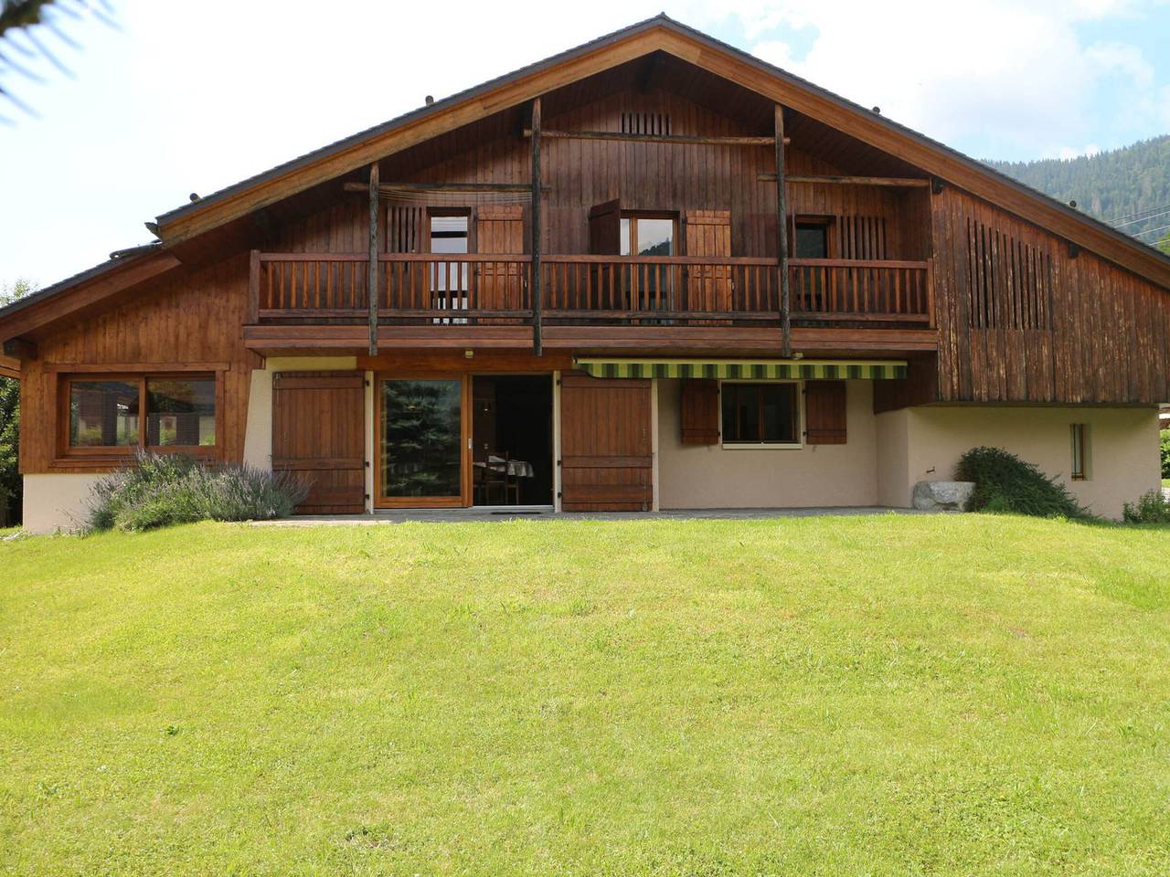 Superbe chalet à Samoëns, 11 pers, jardin, Wi-Fi in Samoëns, Région de Bonneville
