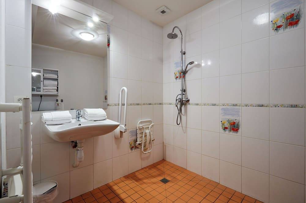 Appartement entier, Joli F3: terrasse, jardin et parking, à 800m. du cimetière américain et plage. in Colleville-sur-Mer, Région de Bayeux