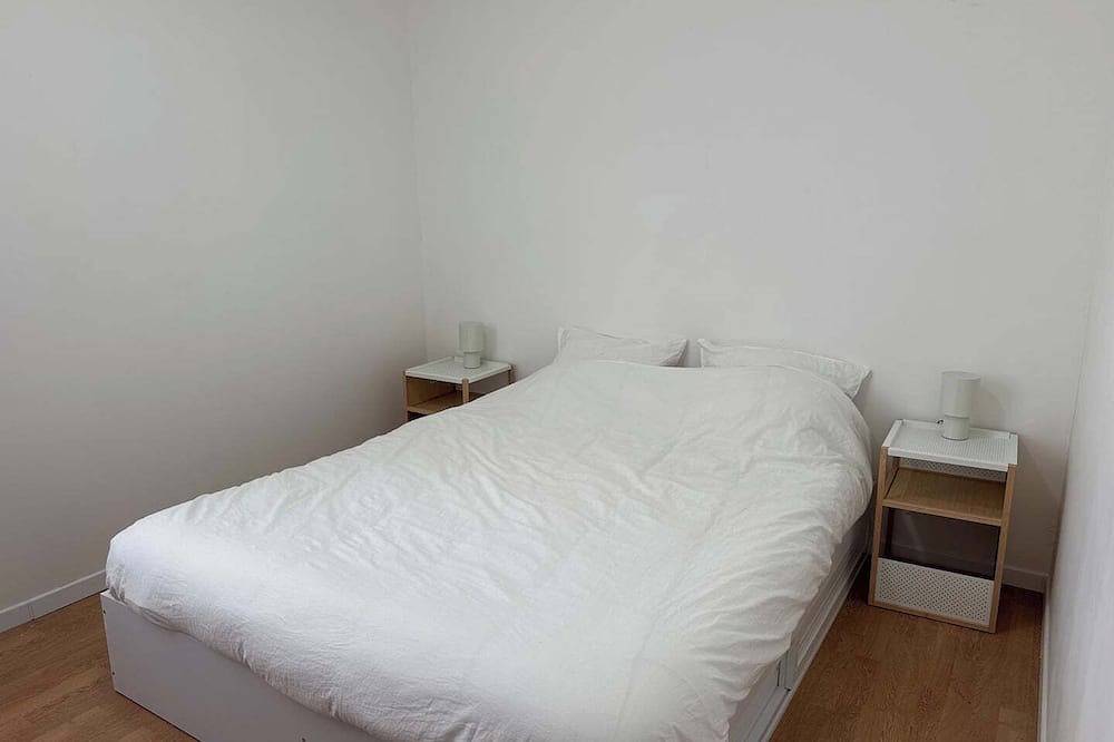 Appartement entier, À 5 minutes de la gare ! Appartement lumineux et spacieux in Romilly-sur-Seine, Aube