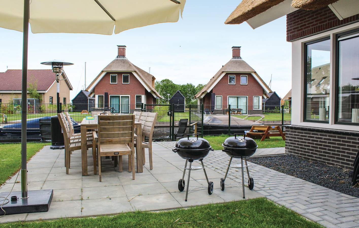 Ferienhaus für 10 Personen mit Terrasse in Idskenhuizen, Ijsselmeer