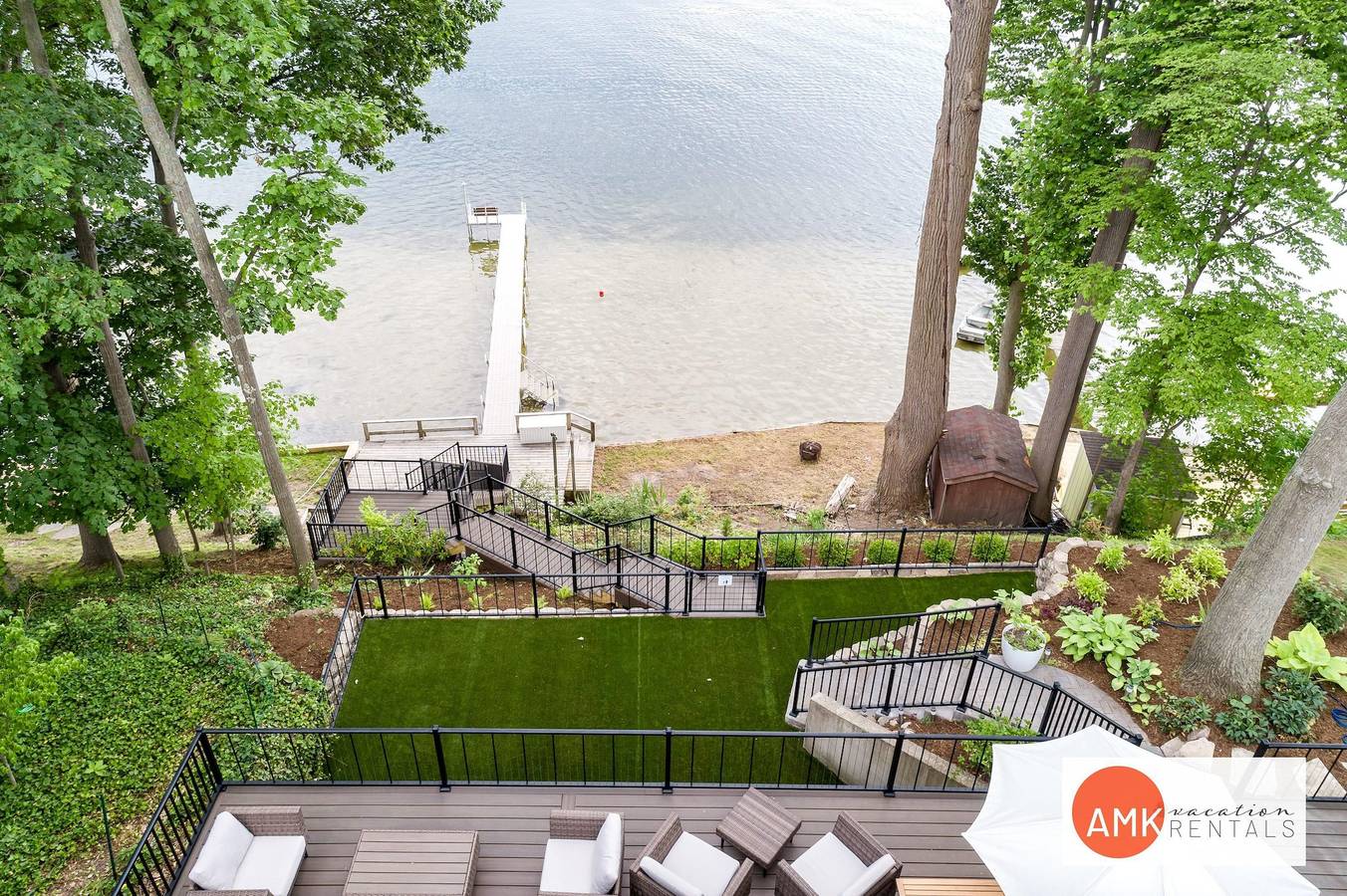 The Glistening Grape - Lakeside Getaway in Condado de Allegan