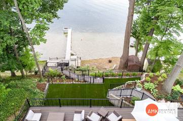 Vacation Home for 9 Guests in Lake Michigan, Michigan, Picture 2