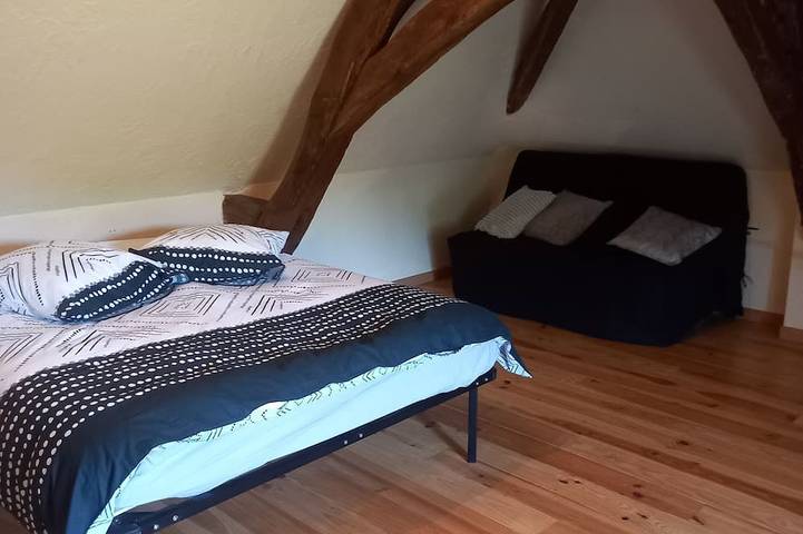 Location de vacances pour 4 personnes, avec jardin à Trévol - 2