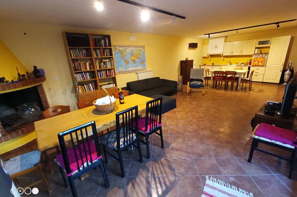 Villa 3 bedrooms two bathrooms large living room with Full-optional kitchen and Bbq in Moscufo, Pescara Province