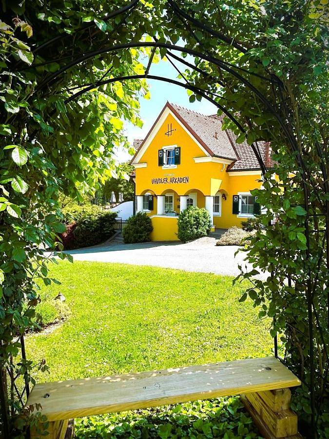 Ferienwohnung für 2 Personen, mit Pool und Sauna sowie Garten und Ausblick, mit Haustier