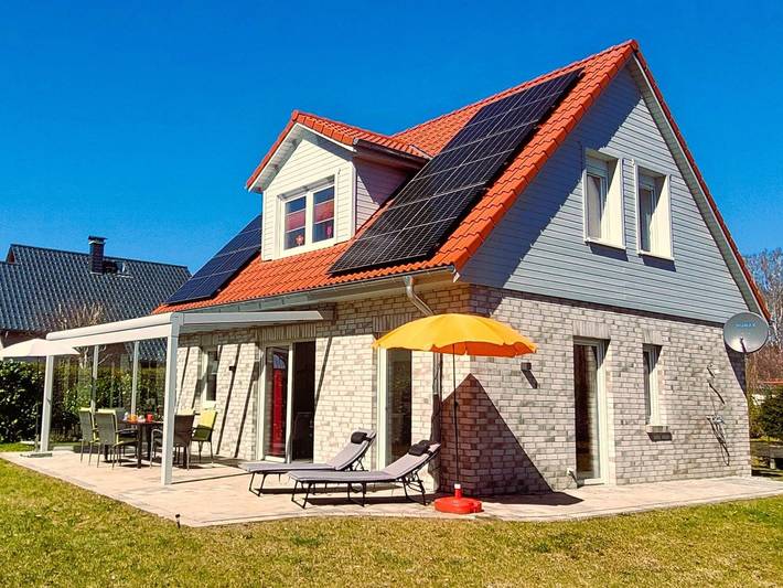 Ferienhaus für 6 Personen, mit Terrasse und Garten sowie Sauna in Trassenheide