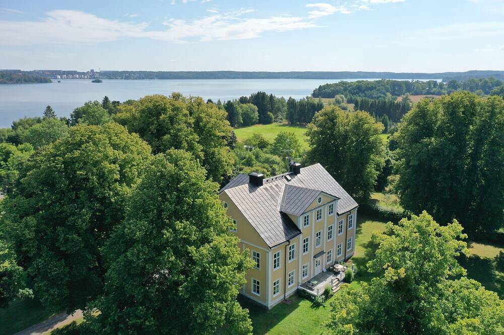 Dream holiday for larger groups in unike country manor - 30 min from Stockholm in Upplands Bro, Mälaren