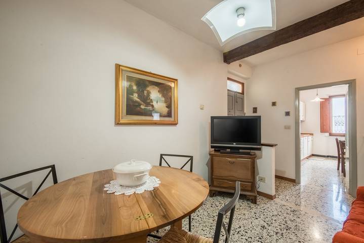 Appartamento intero, Appartamento 'Lo Zio Ezio' con vista sulle montagne e Wi-Fi in Montepulciano, Siena e dintorni