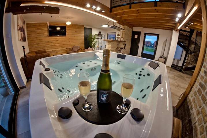 Chambre d’hôte pour 2 personnes, avec Jacuzzi et Terrasse ainsi que Jardin et Sauna à Gravelines