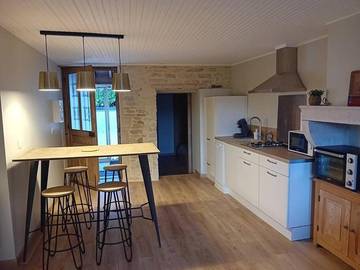 Gîte pour 4 personnes, avec vue et terrasse à Montbellet