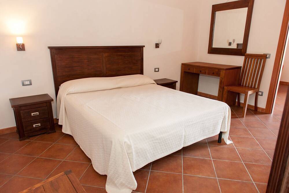 Weißdorn, die größte Einheit, geeignet für eine Familie oder eine Gruppe von Freunden. in Collesano, Palermo Provinz