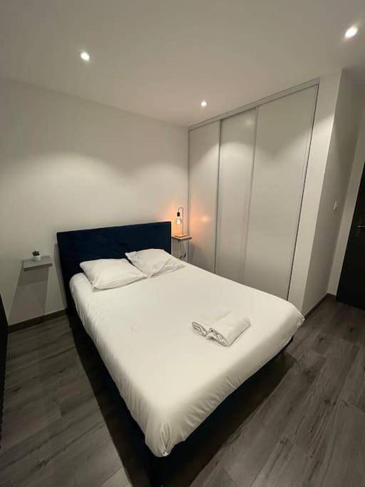 Gîte pour 2 personnes, avec jardin et vue à Ville-la-Grand - 4