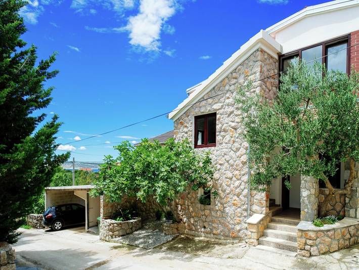 Ferienwohnung für 3 Personen, mit Garten in Starigrad - 2