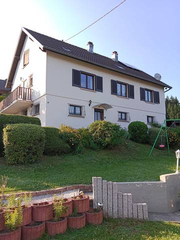 Gîte pour 6 personnes, avec balcon et jardin à Lautenbach