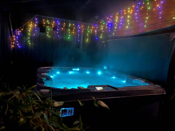 Chalet pour 4 personnes, avec jardin et jacuzzi