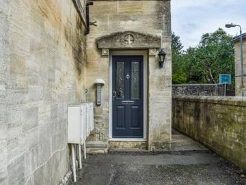 Log Cabin for 2 People in Bradford on Avon, The Cotswolds, Photo 3