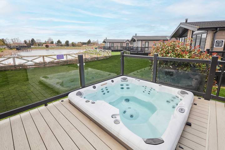 Ferienhaus für 8 Personen, mit Garten und Whirlpool sowie Sauna, kinderfreundlich in England