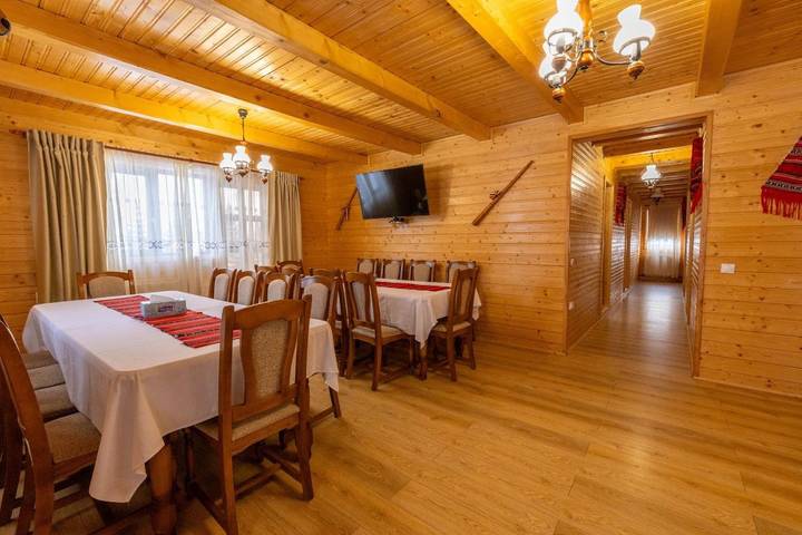 Location de vacances pour 12 personnes, avec vue et jardin dans Cluj-Napoca - 4