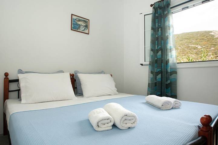 Location de vacances pour 4 personnes, avec jacuzzi et terrasse dans Cythère - 4