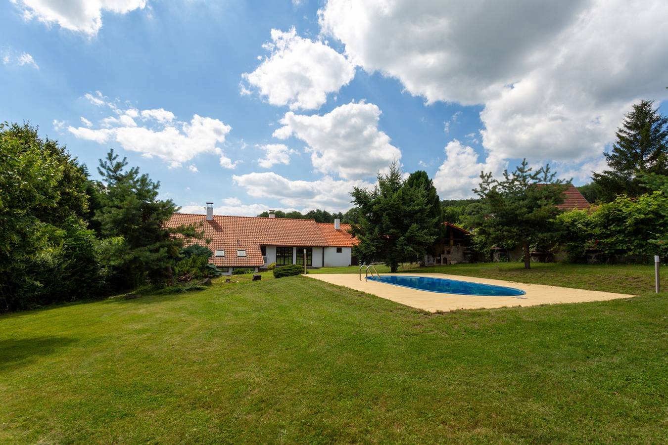Ganze Wohnung, Haus 44 in Liběšice in Region Usti
