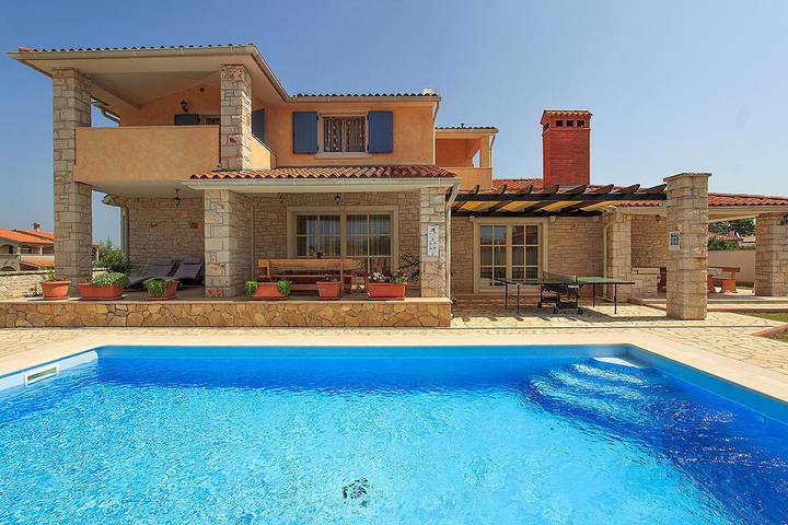 Villa für 9 Personen, mit Pool und Garten in Kroatien - 2