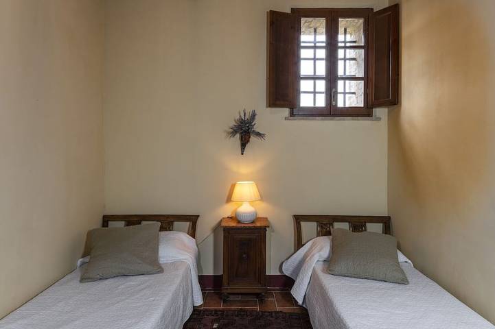 Belvedere Siena Hills: entire Tuscan Farmhouse, Views, AC, just 10min from Siena in Siena, Siena region2