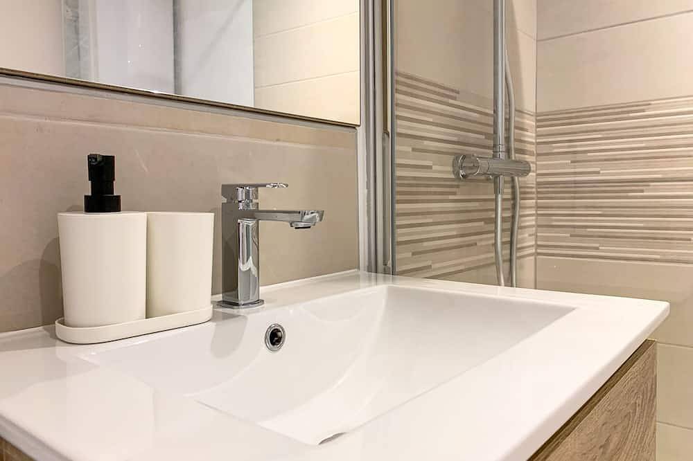 Ganze Wohnung, ★ Cozy nest ★ Historic center in Buxy, Region Chalon-sur-Saône