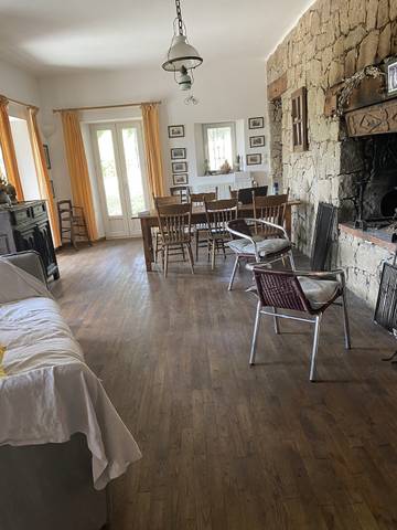 Cottage pour 10 personnes, avec jardin, adapté aux familles à Sampolo