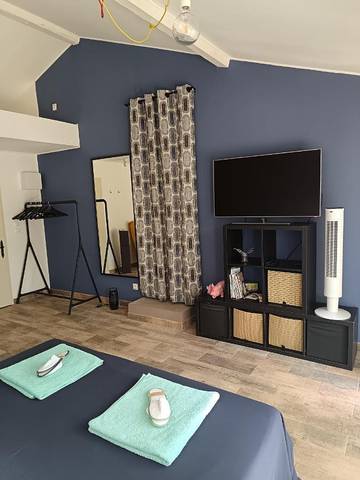 Gîte pour 2 personnes, avec terrasse à Le Luc