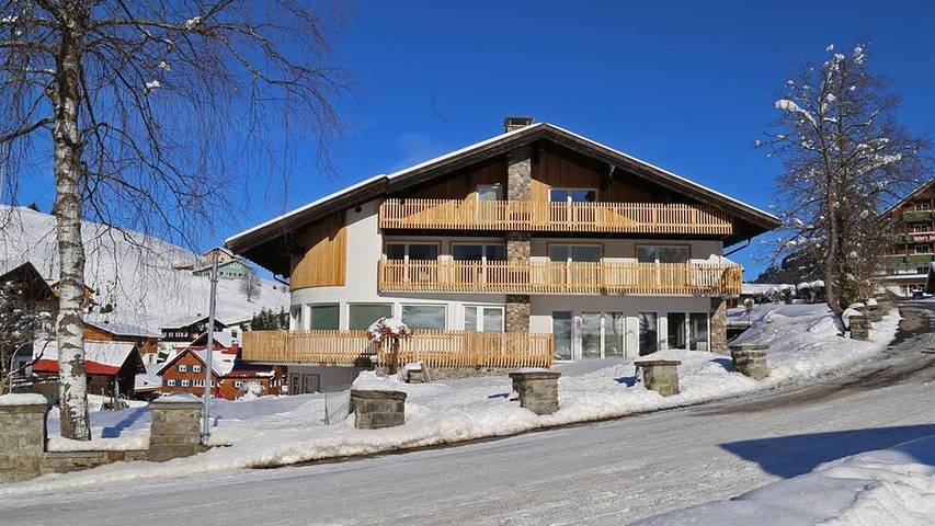 Ferienwohnung für 10 Personen, mit Sauna und Garten im Kleinwalsertal