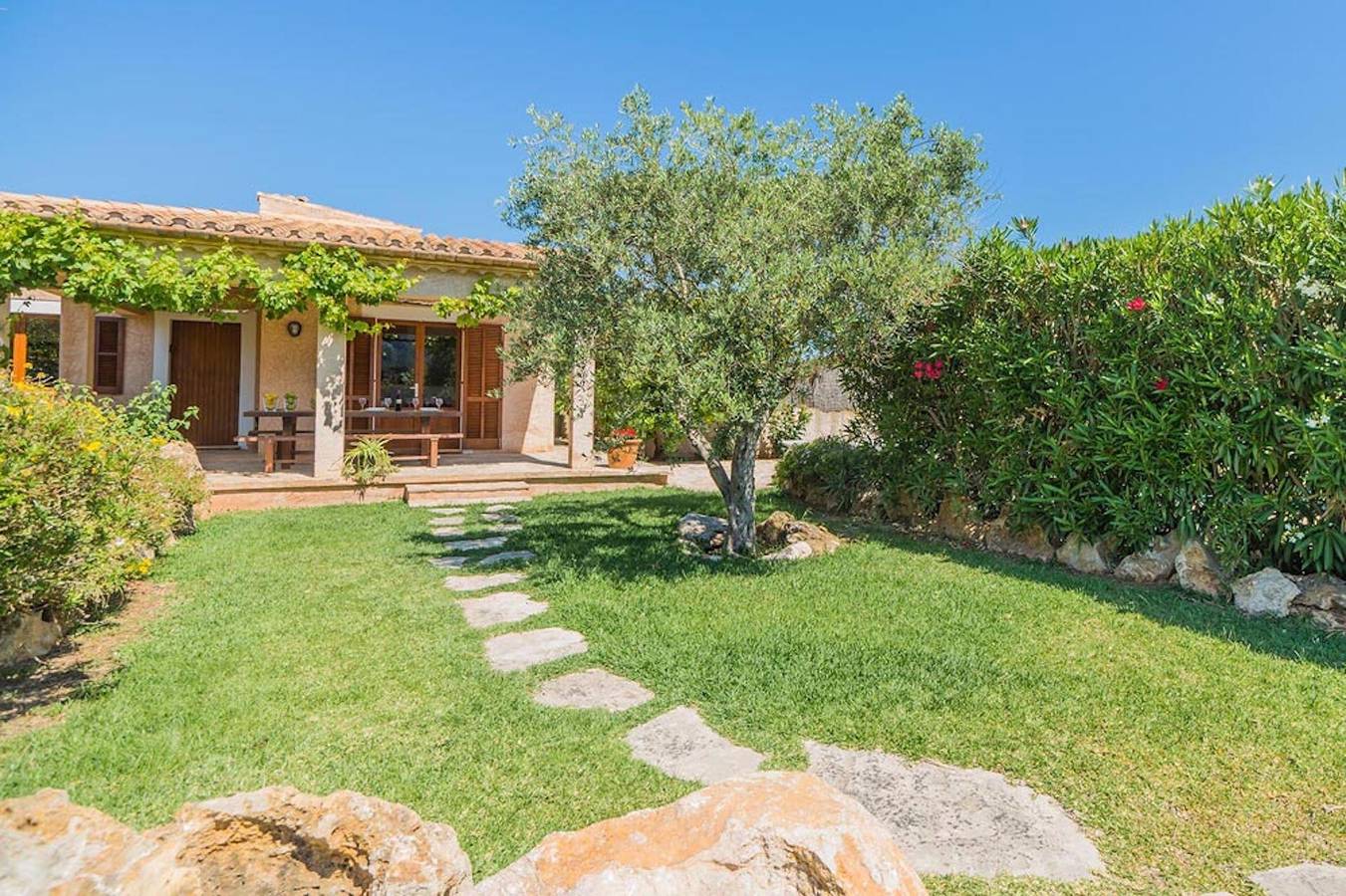 Landhaus 'Finca Can Xanet' mit Bergblick, Wlan und Klimaanlage in Alcúdia, Mallorca Norden