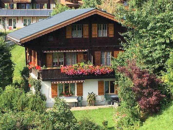 Hütte für 2 Personen, mit Terrasse und Garten sowie Ausblick in Wengen