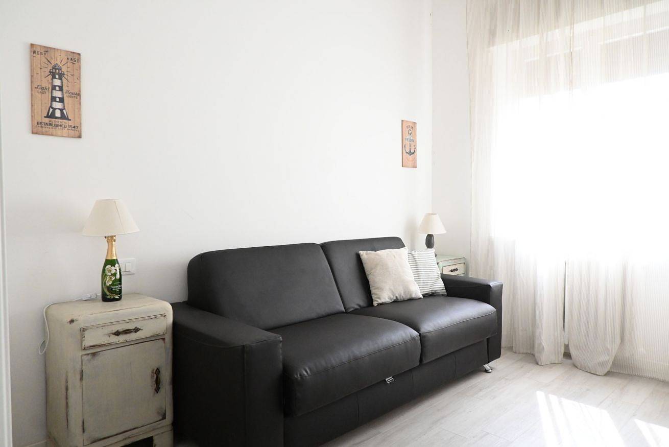 Apartamento entero, S270 - Sirolo, four-room apartment in the center with a panoramic view in Sirolo, Riviera del Conero