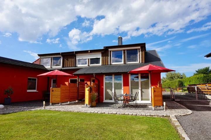 Ferienwohnung für 4 Personen, mit Terrasse und Garten